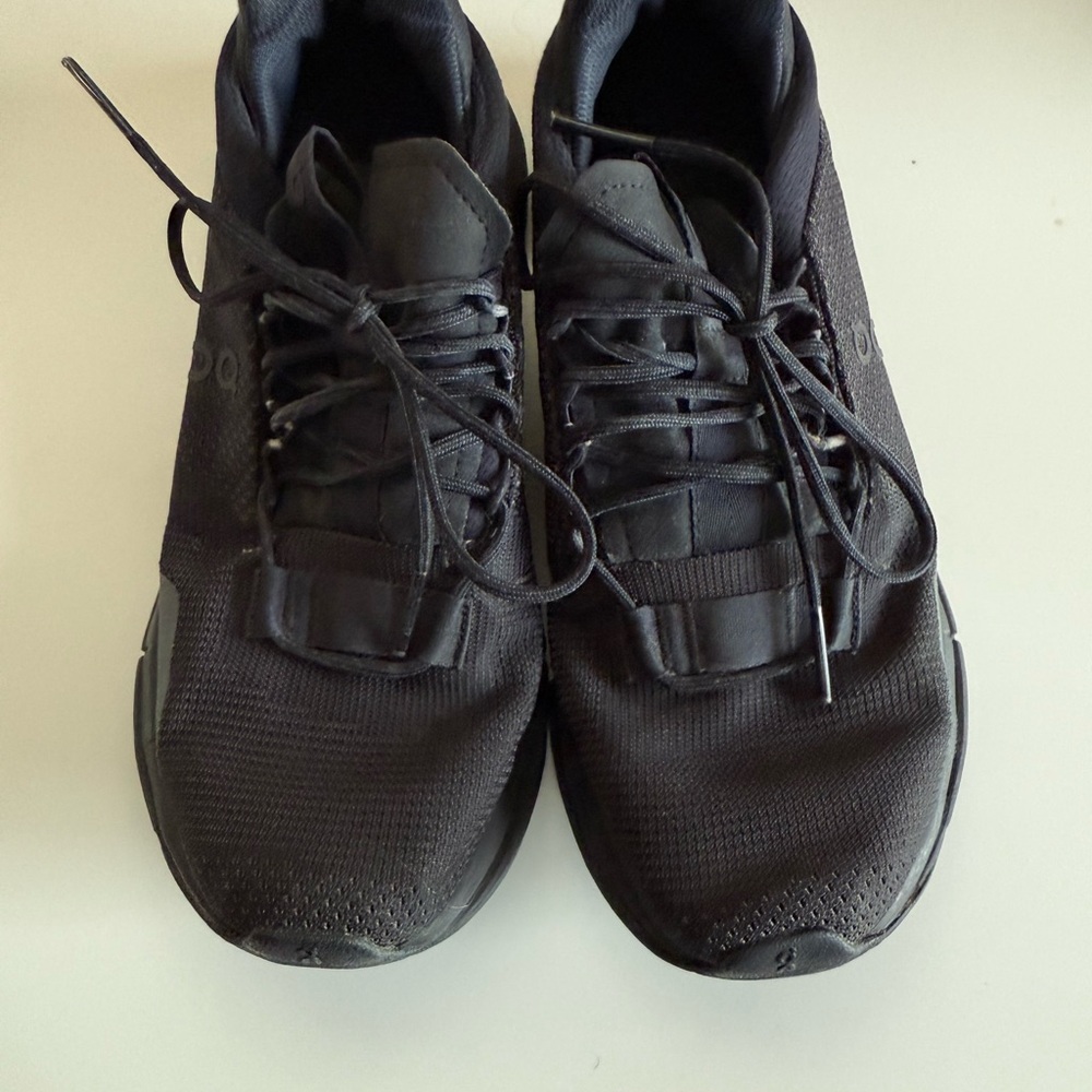 On Cloud Women's Black Athletic Shoes